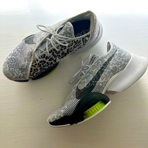 W NIKE AIRZOOM SUPERREP 2